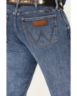 Wrangler Retro Green Men's Brierley Light Medium Wash Stretch Slim Straight Jeans -Western Desert Shop 2000359722 413 P4